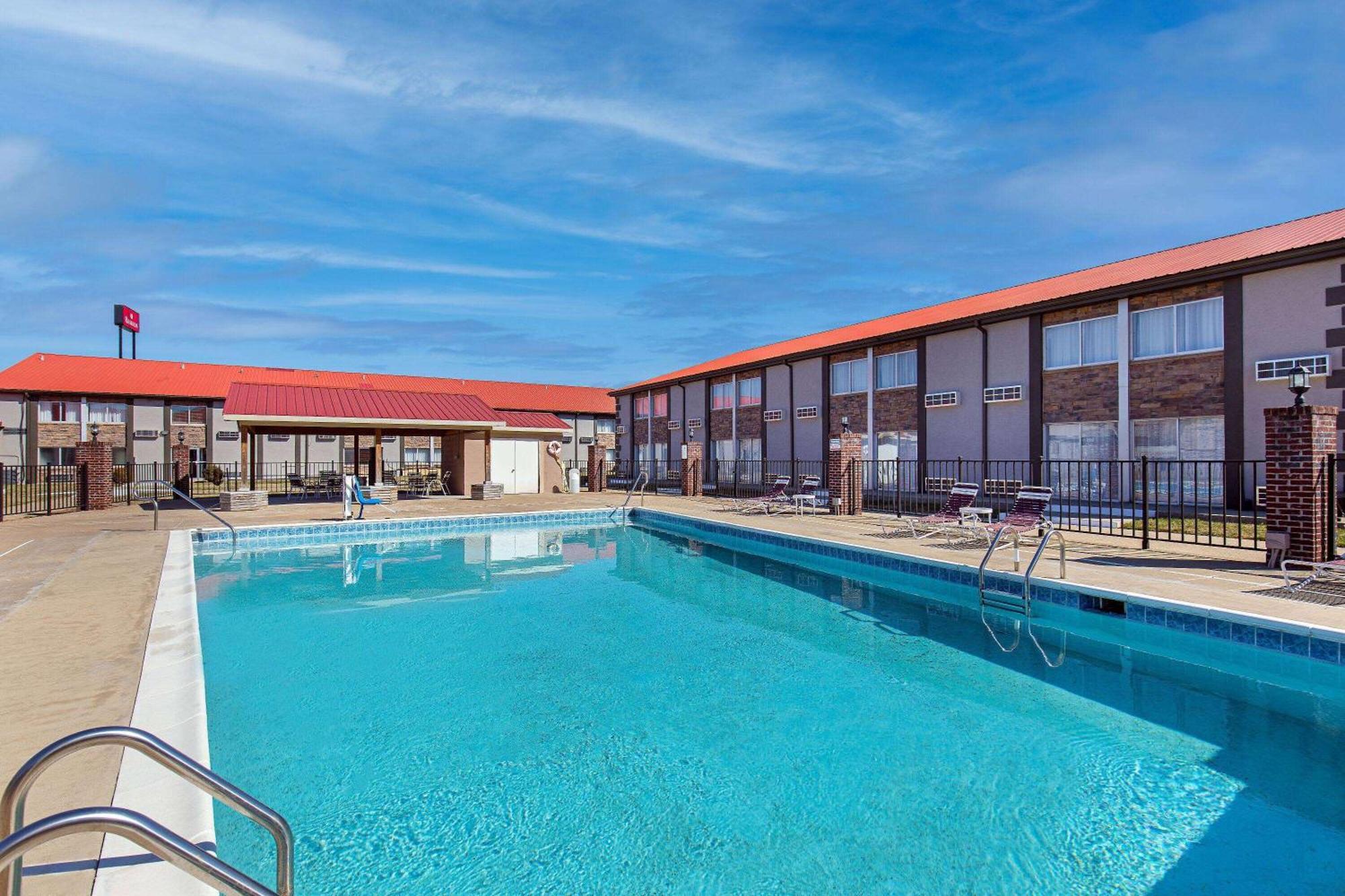 Ramada By Wyndham Bowling Green Kültér fotó